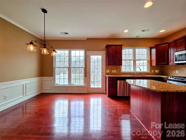 Building Photo - 1114 Drayton Ct