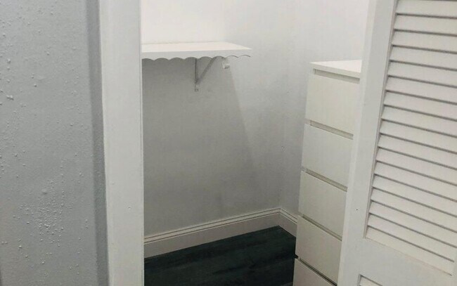 Building Photo - 930 Benevento Ave