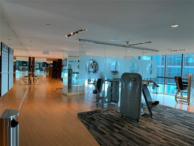 Building Photo - 900 Biscayne Blvd