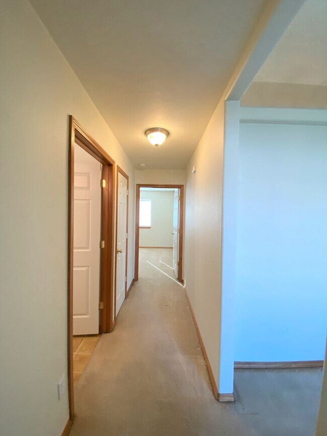 Building Photo - 8004 Chehalis Dr