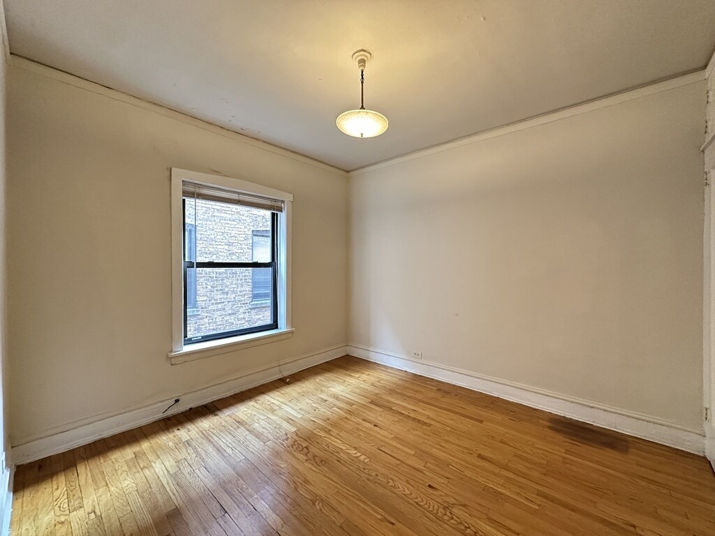 Building Photo - 1312 Oak Ave