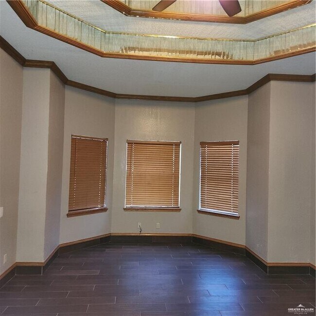 Building Photo - 20 Whitewing Ave