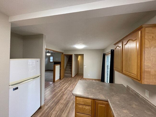 Building Photo - Great 3 Bed, 3 Bath house.