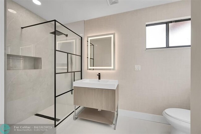 Building Photo - 6488 Via Rosa