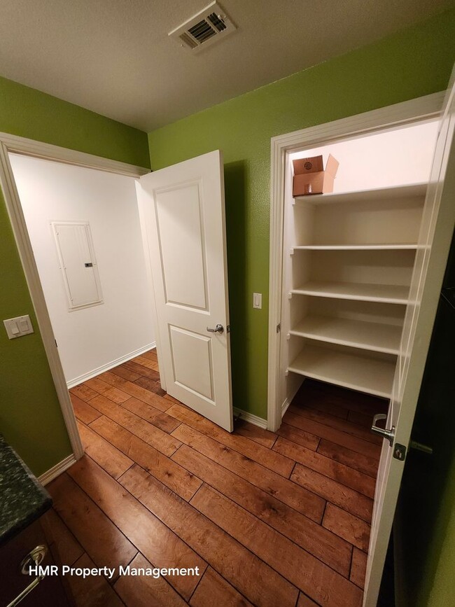 Building Photo - 2 bed 2.5 bath condominium at Lake at Waln...