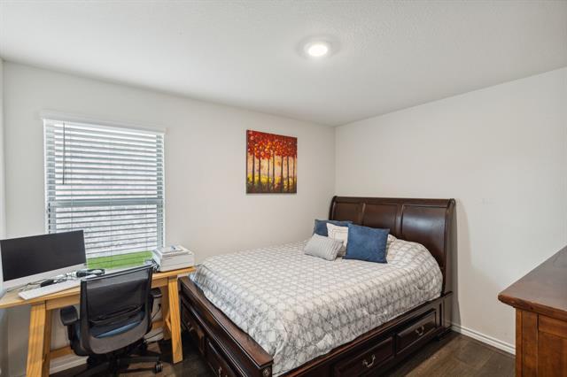 Building Photo - 909 Emerald Gate Dr