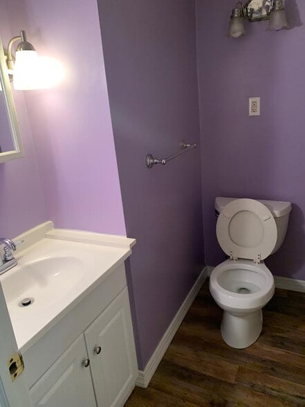 Building Photo - 928 W 3rd St