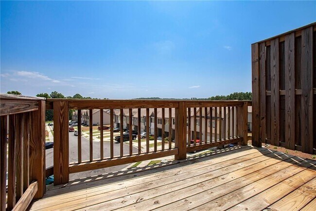 Building Photo - 290 Turtle Creek Dr