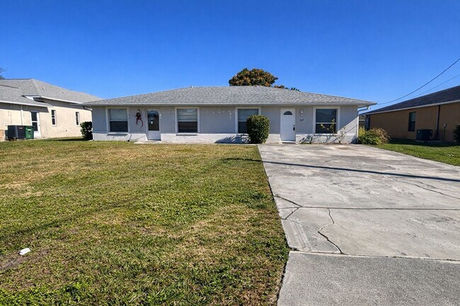 Building Photo - 105/107 SE 2ND AVE