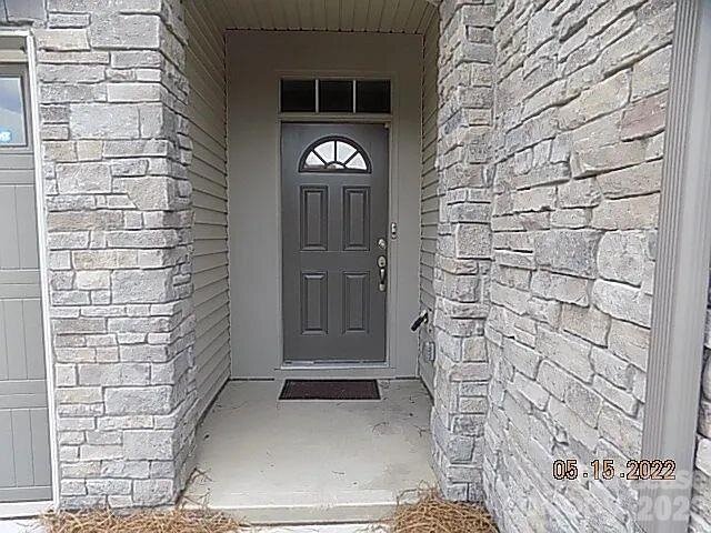 Building Photo - 5633 Garrow Glen Rd