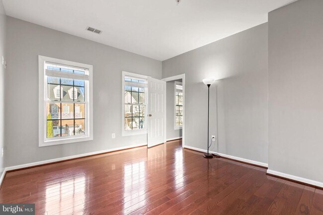 Building Photo - 23209 Robin Song Dr