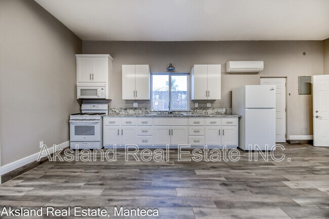 Building Photo - 3009 W Lathrop Rd
