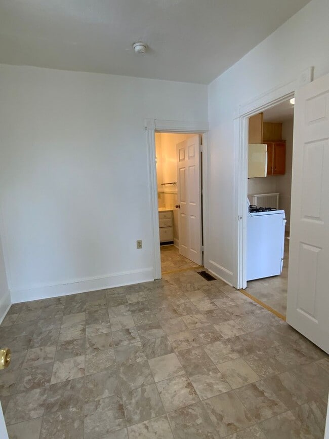 Building Photo - 850 Highland Ave