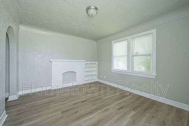 Building Photo - 1427 NE 28th St