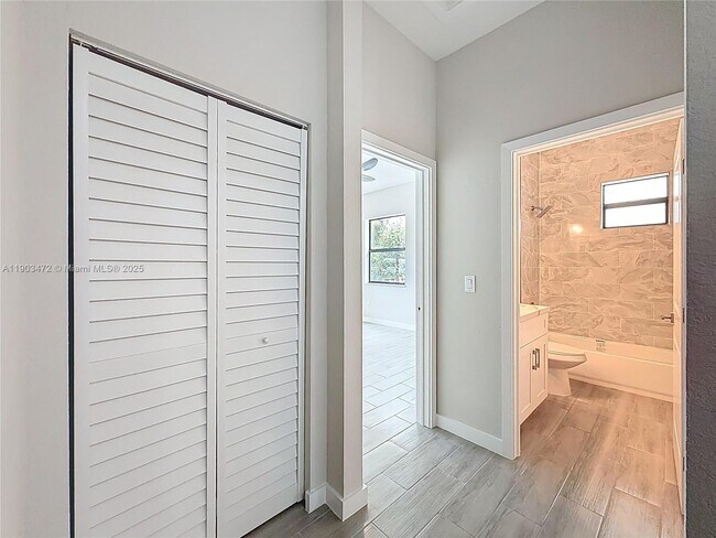 Building Photo - 410 NW 41st St