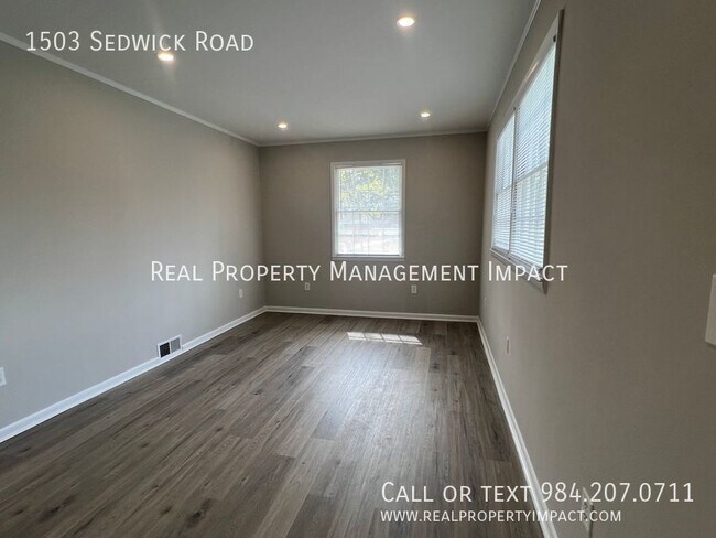 Building Photo - Vintage, 3-4 Bedroom 3 Bath Parkland Ranch...