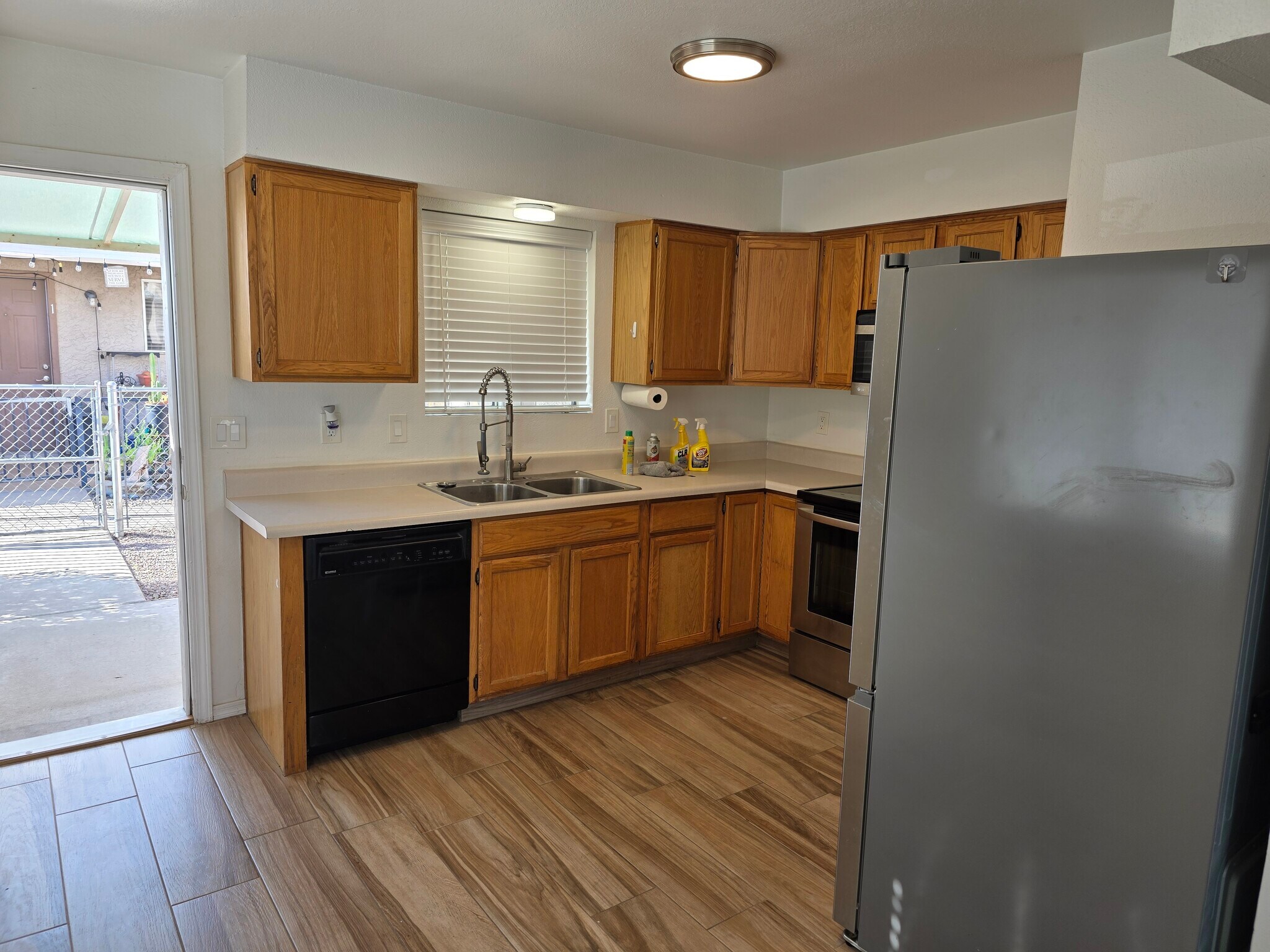 Building Photo - 1314 W 3rd St