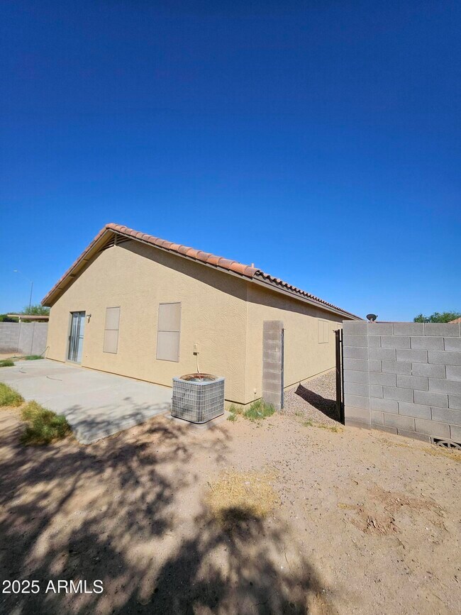 Building Photo - 674 W Kingman Loop