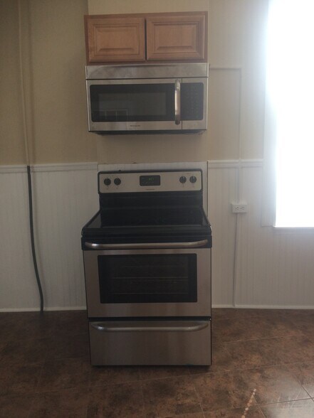 kitchen - 2668 Nebraska Ave