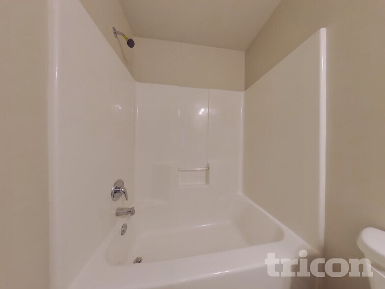 Building Photo - 4459 Ravenwood Dr