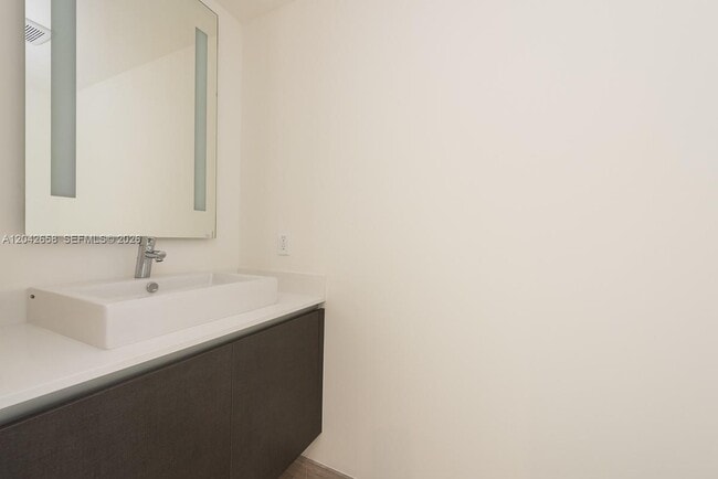 Building Photo - 1451 Brickell Ave