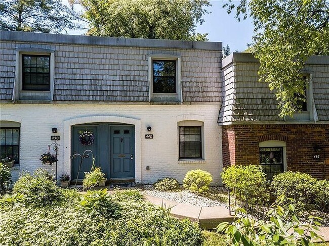 Primary Photo - 448 Country View Ct