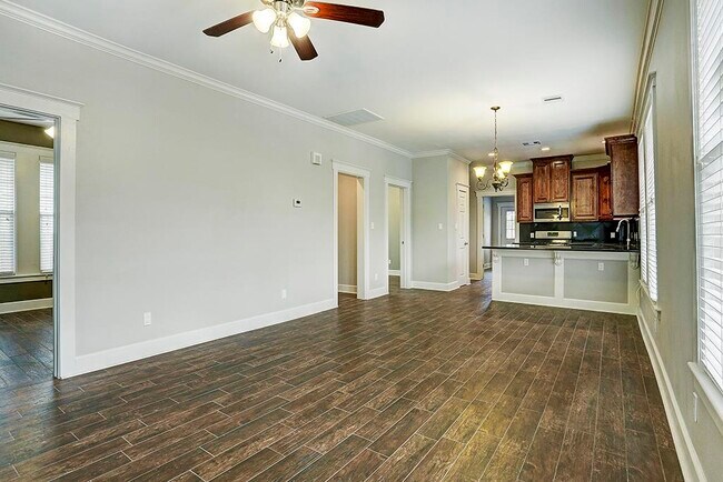 Building Photo - 6722 Avenue F