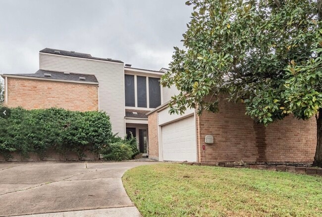 Building Photo - 1022 Forest Home Dr