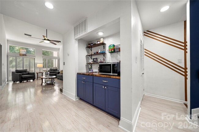 Building Photo - 222 Riverview Terrace