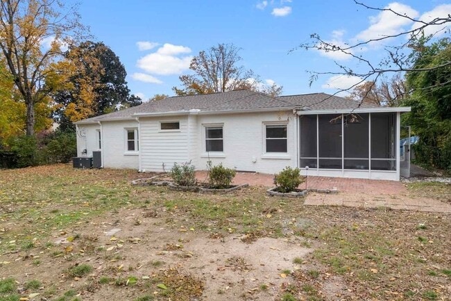 Building Photo - 1215 Trotwood Ave