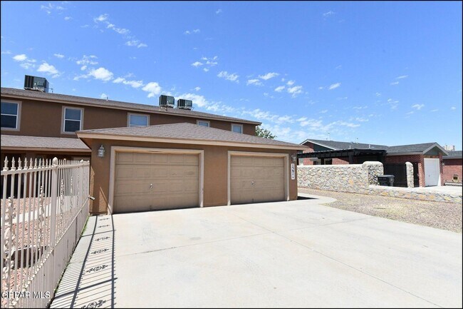 Building Photo - 1591 Hartsdale Dr