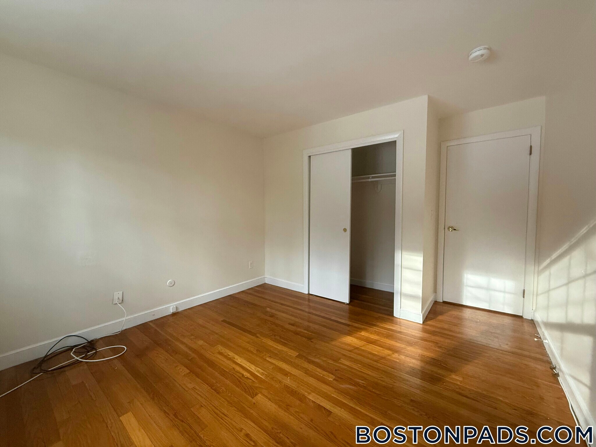 Building Photo - 17 Captain Parker Arms