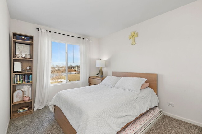 Building Photo - 3806 Honeysuckle Ln