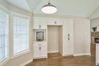 Building Photo - 12307 White River Dr