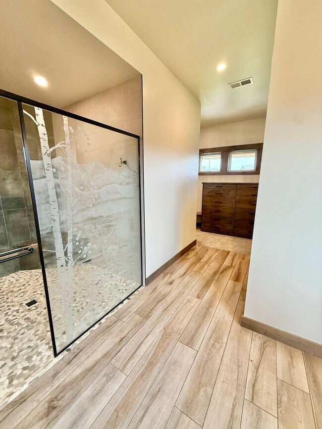 Building Photo - 2387 Harding Pk Ct