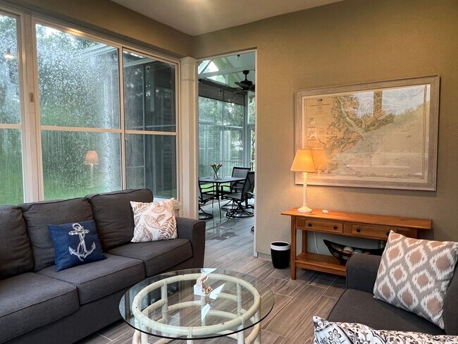 Building Photo - Lovely Furnished Home in The Haven