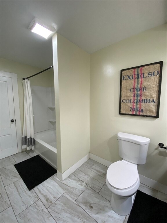 Building Photo - 656 Grove St