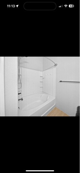 Building Photo - 3301 N Park Dr