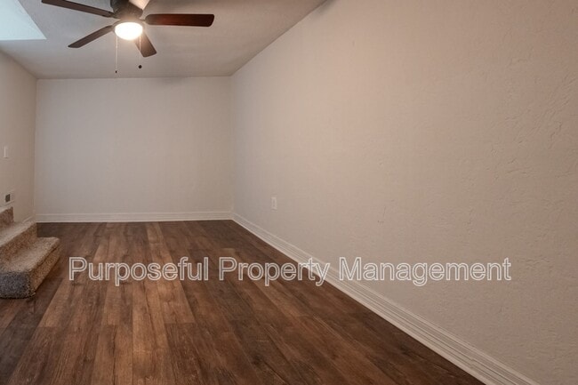Building Photo - 221 W Douglas Dr
