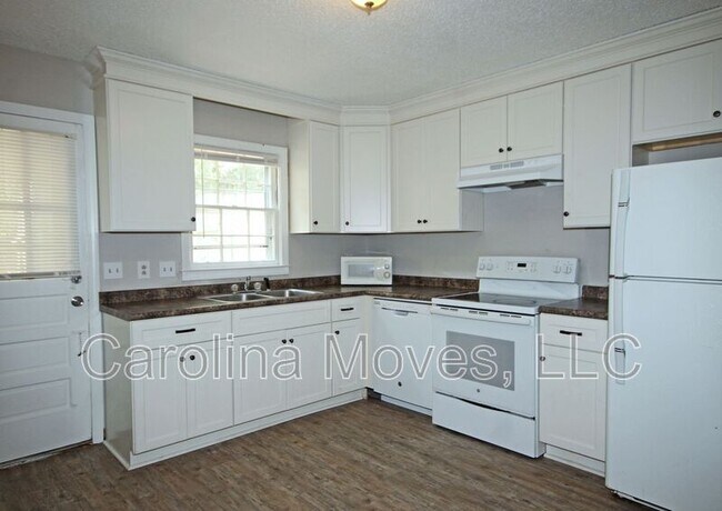 Building Photo - 83 Pine Creek Ct Ext