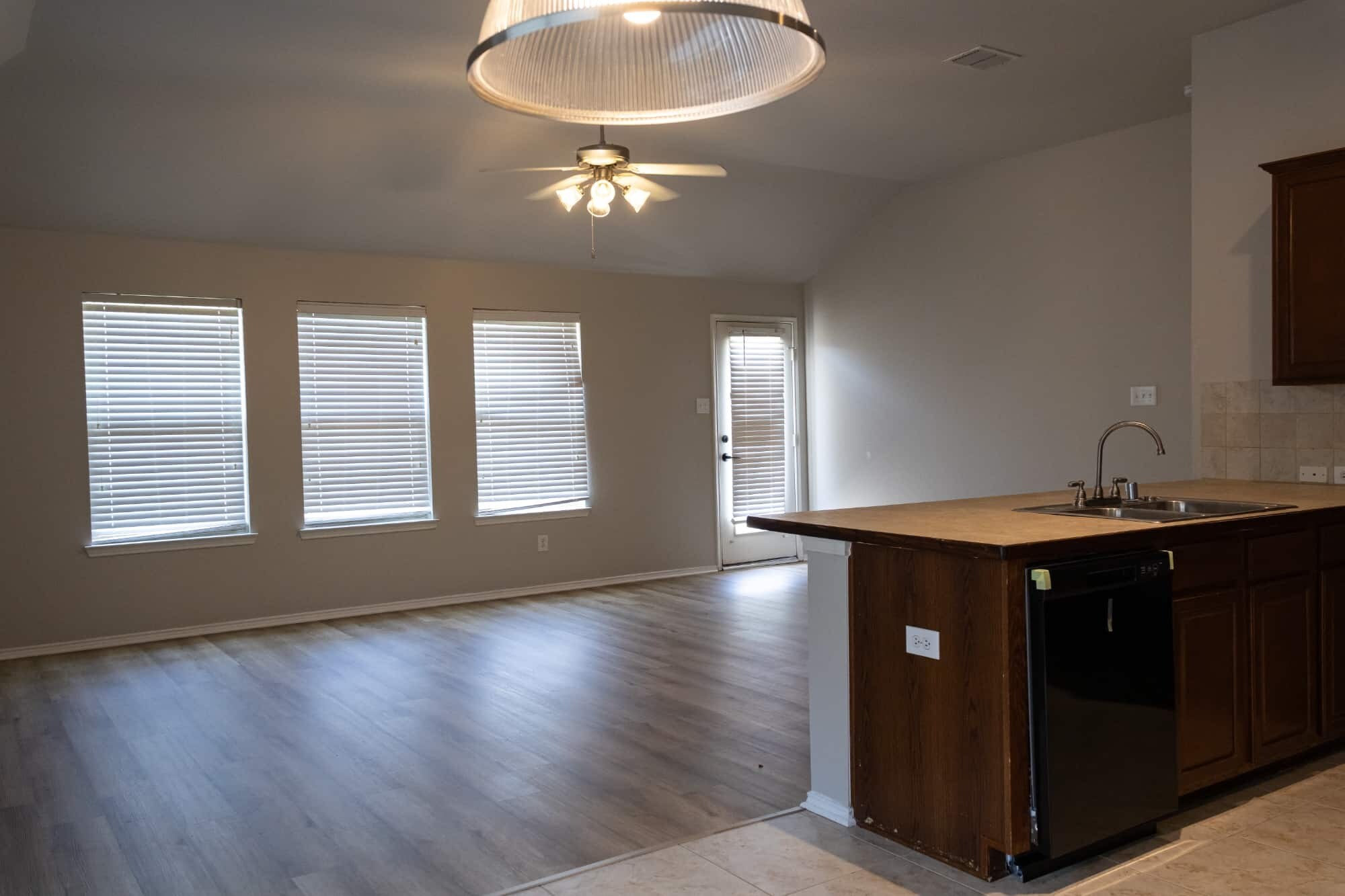 Building Photo - 12416 Sunrise Dr