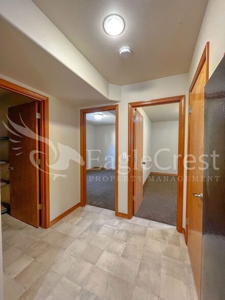 Building Photo - Large 6-Bedroom Whitman Neighborhood House; *Half Off 2nd Month Rent*