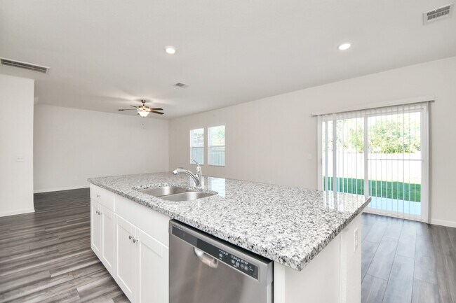 Building Photo - 7819 Royalwood Dr