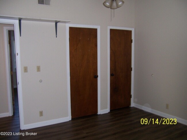 Building Photo - 11007 Walbridge Ct