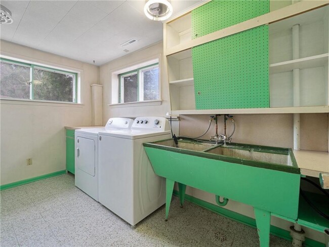 Building Photo - Great Roseville Home, Moundsview Schools, ...