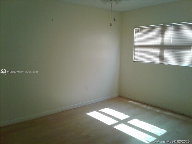 Building Photo - 701 SW 142nd Ave
