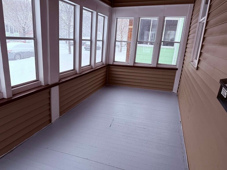 Building Photo - 759 Charles Ave