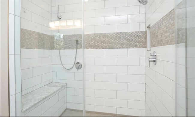 Building Photo - 9400 Doliver Dr