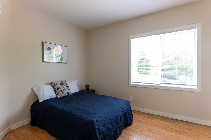 Building Photo - 718 Hazelwood St