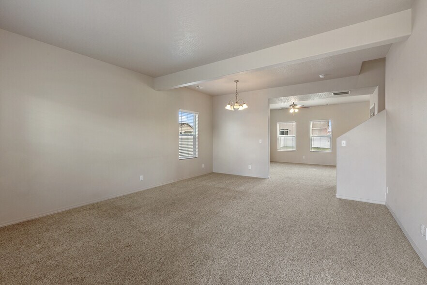 Building Photo - 4580 W Magrath Dr
